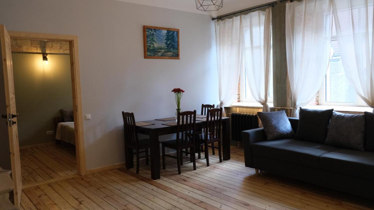 Historic Apartment With Wooden Floors In The Hearth Of Old-Town Riga Exterior photo